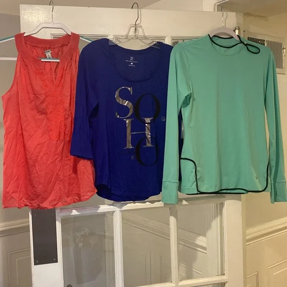 5 pound Bundle of 16 size Medium  Women Tops good condition - Picture 6 of 7